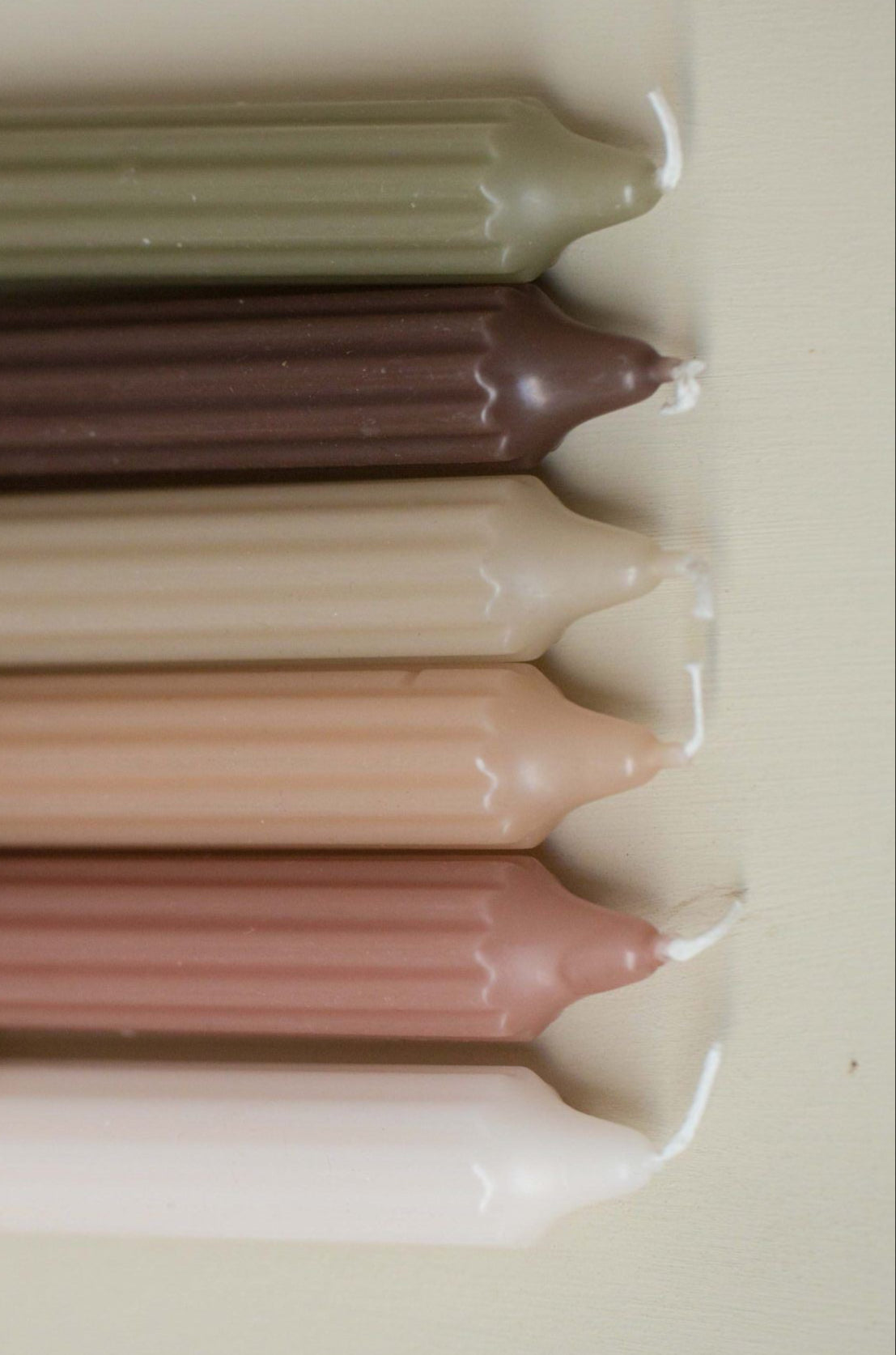Dinner candle 2.1 cm grooved - Pistachio