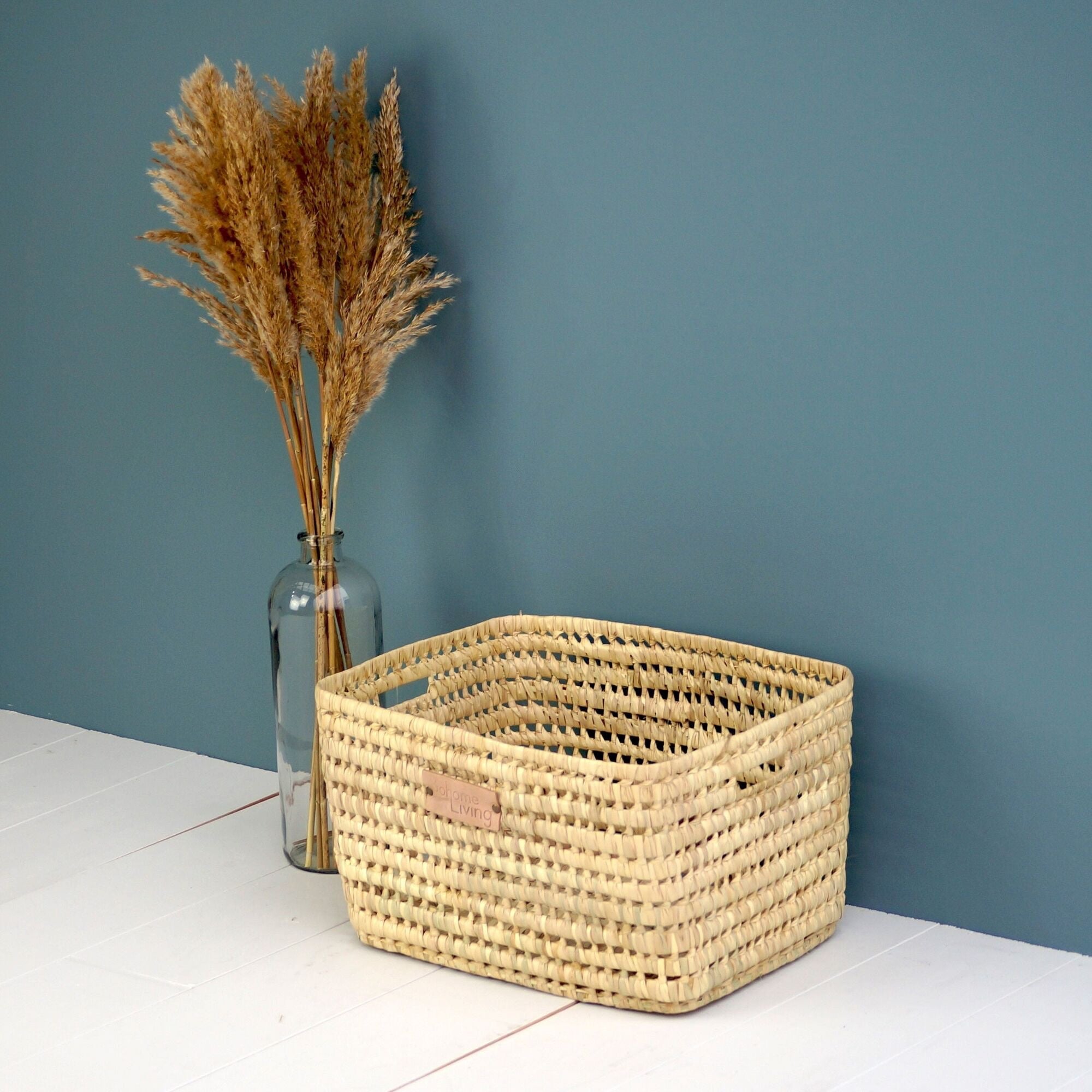 Rectangular basket in palm leaf
