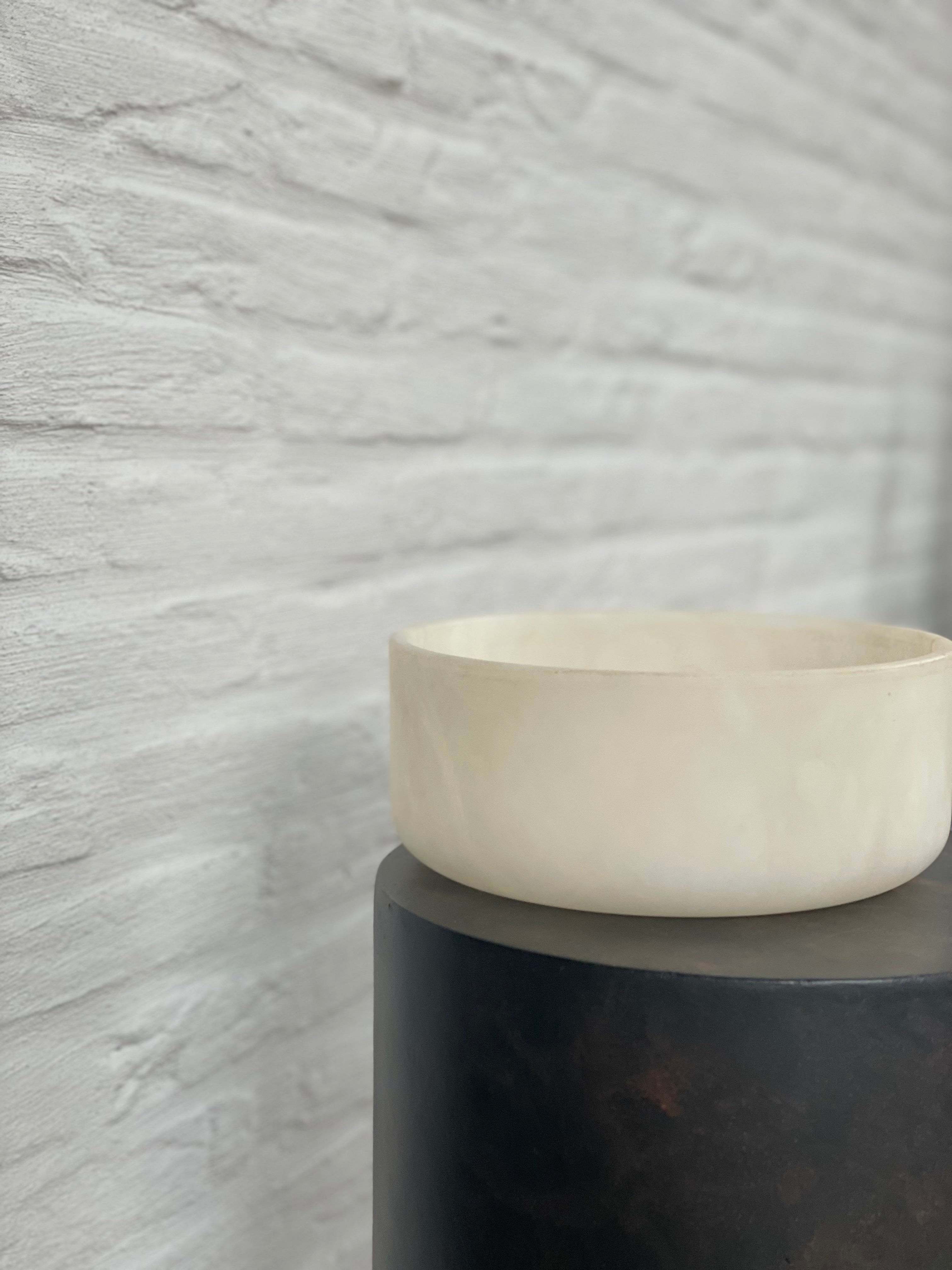 Bowl alabaster beige M