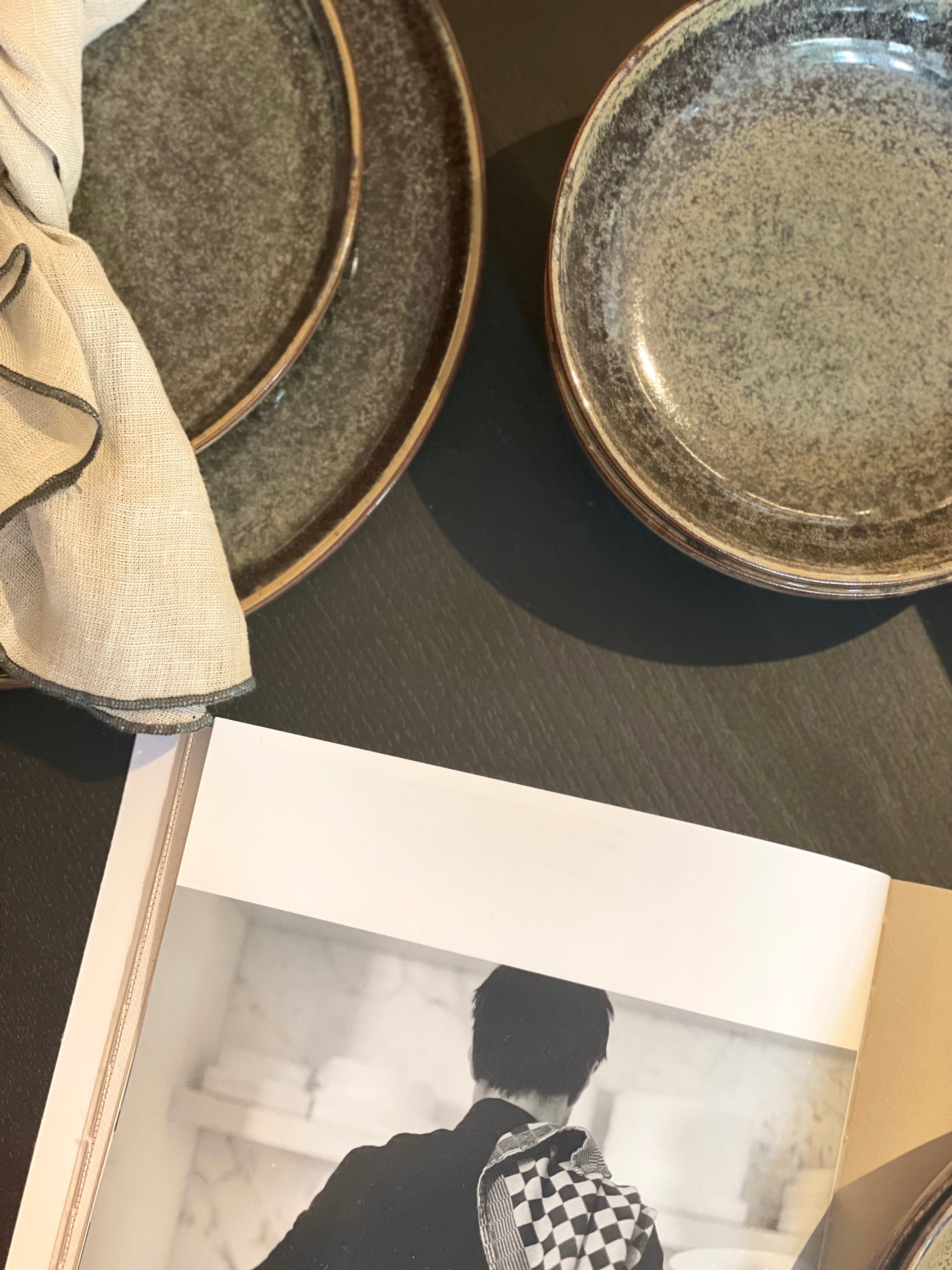 Diep bord M Surface Indi Grey