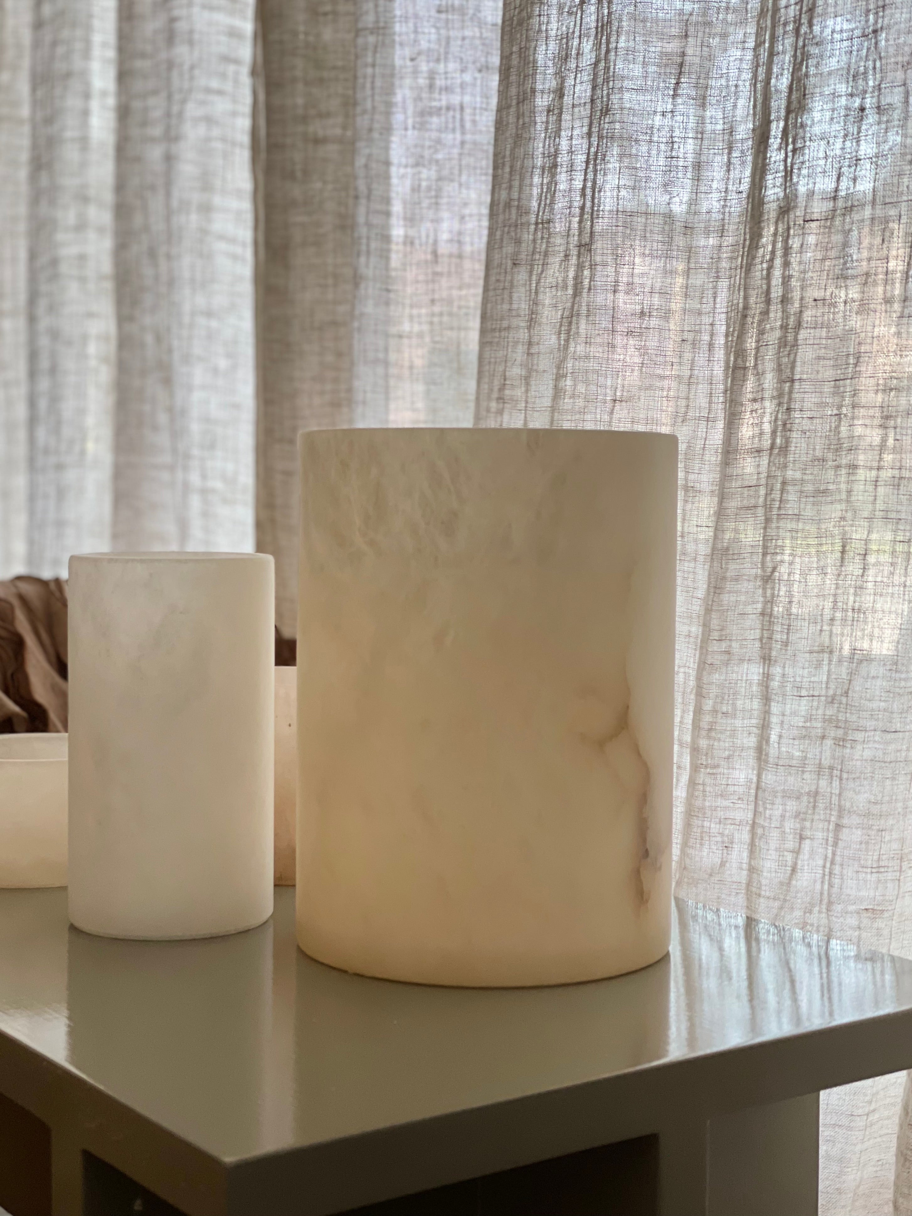 Kaarshouder/Vaas albaster beige L