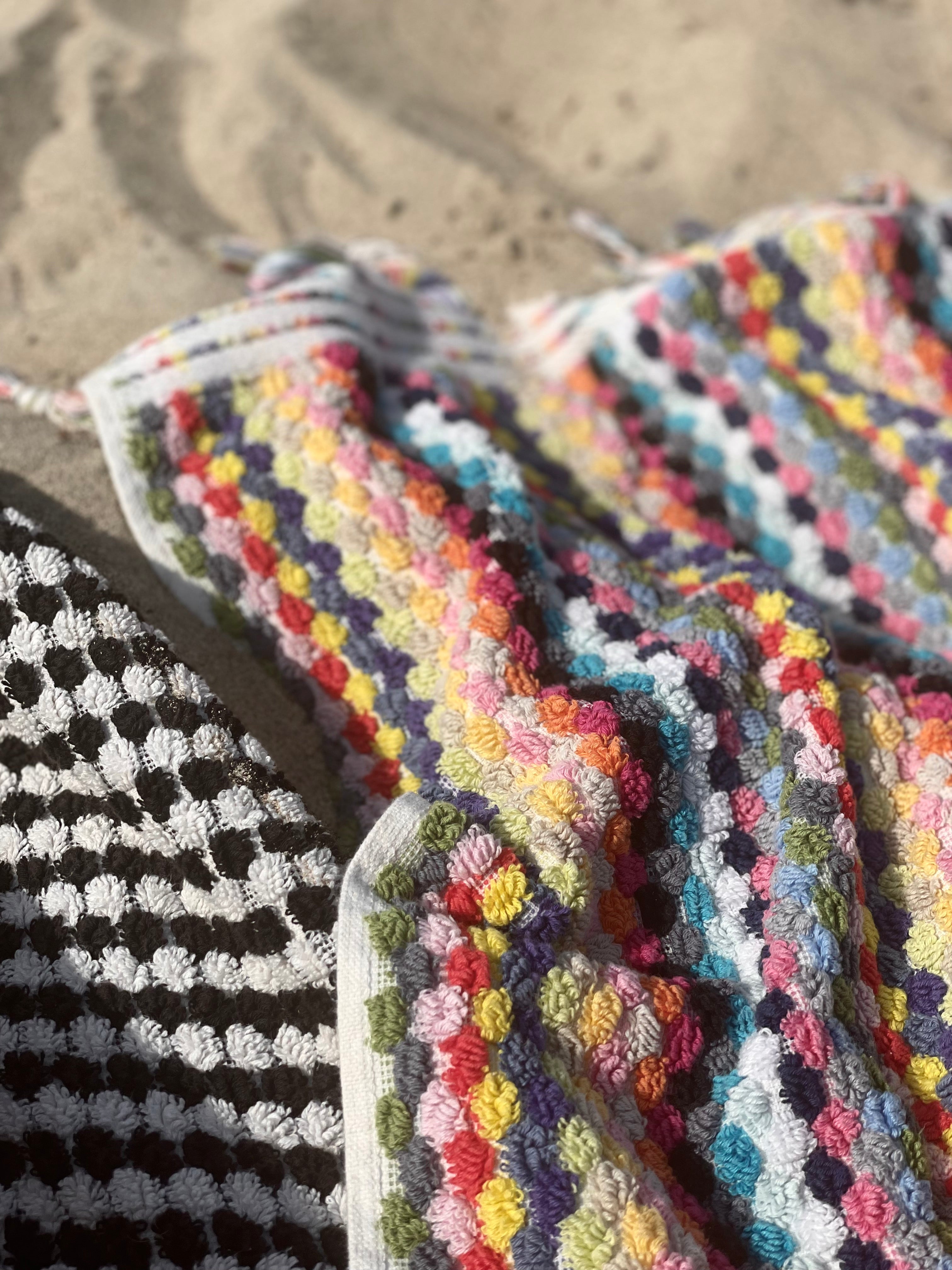 Pom pom towel colors