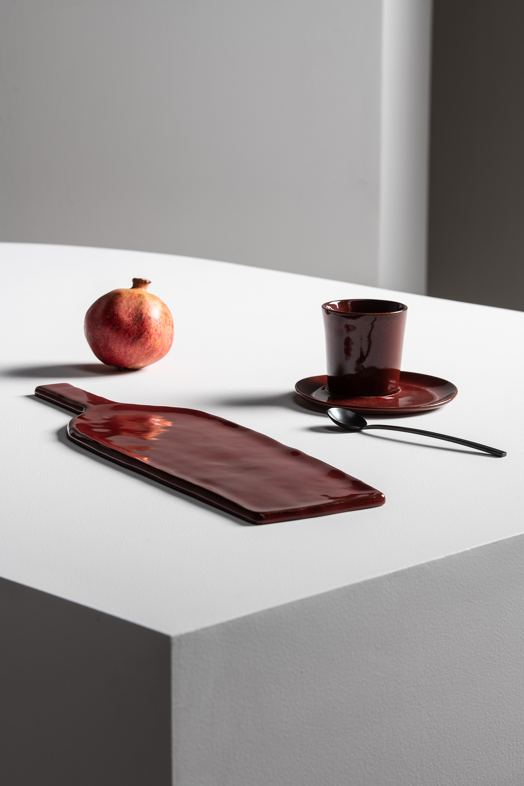Koffiekop - La Mère by Marie Michielssen - Venetian red