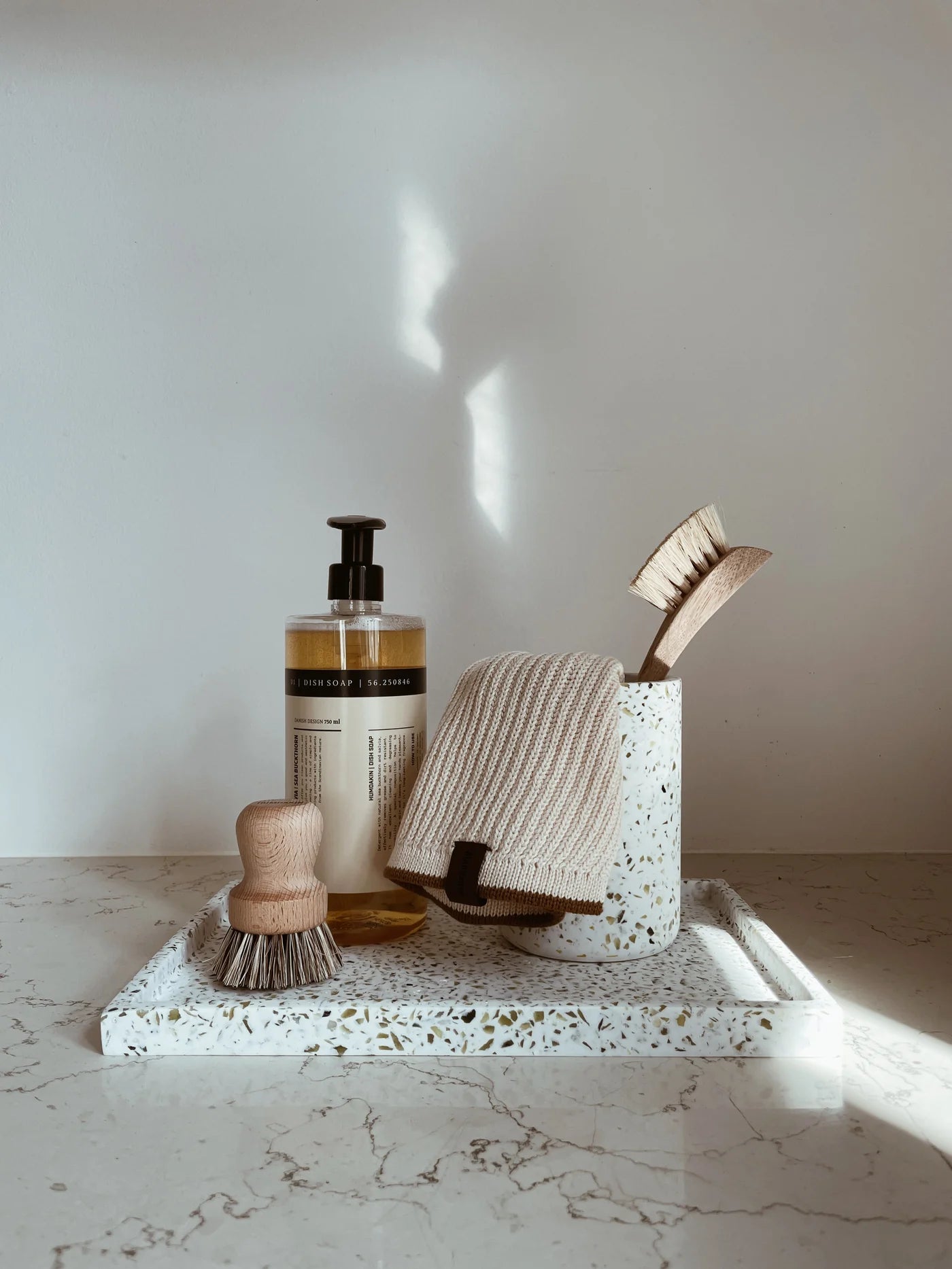 Oak dish brush hard
