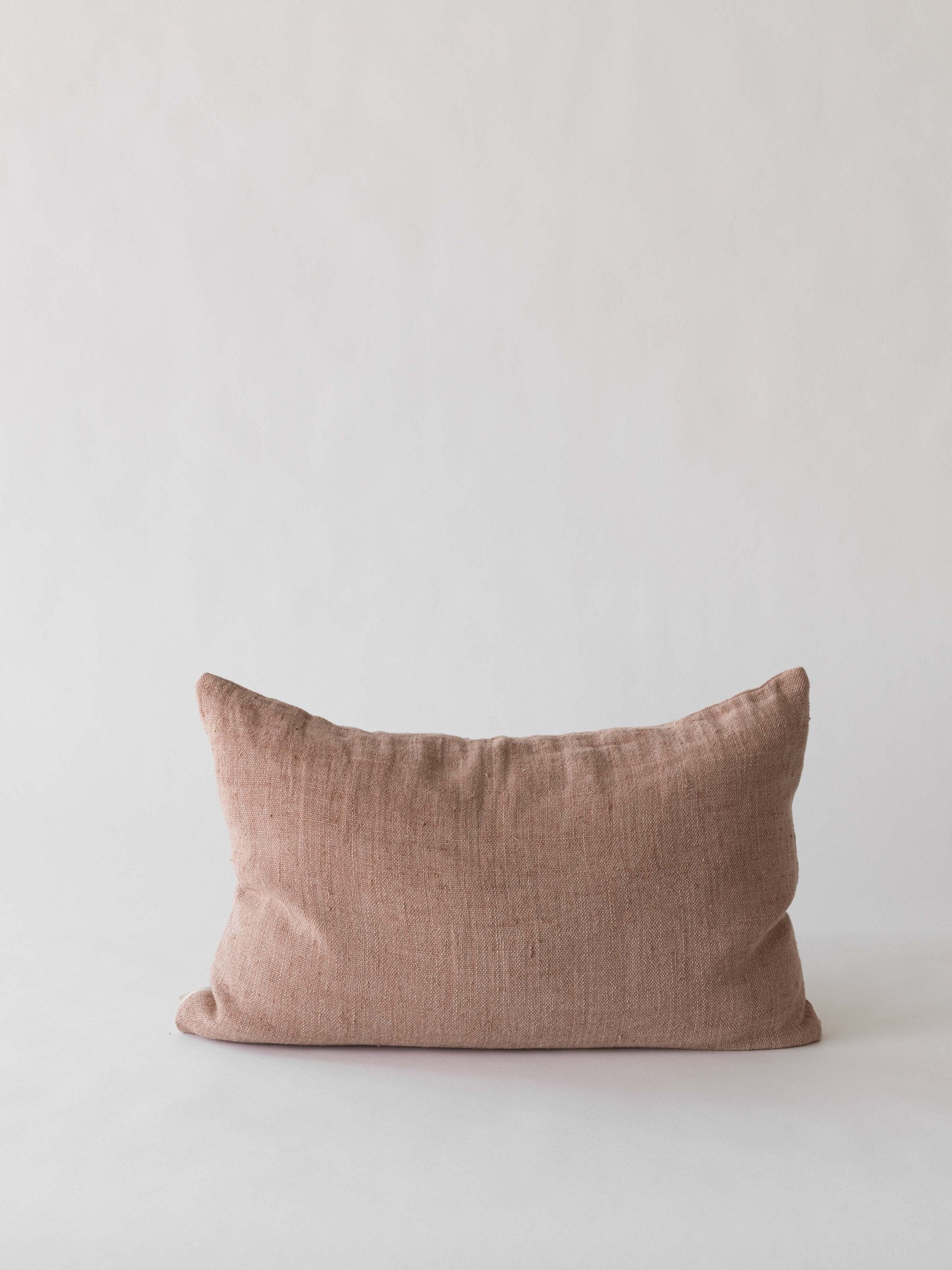 Linnen kussen Margaux kleur Almond