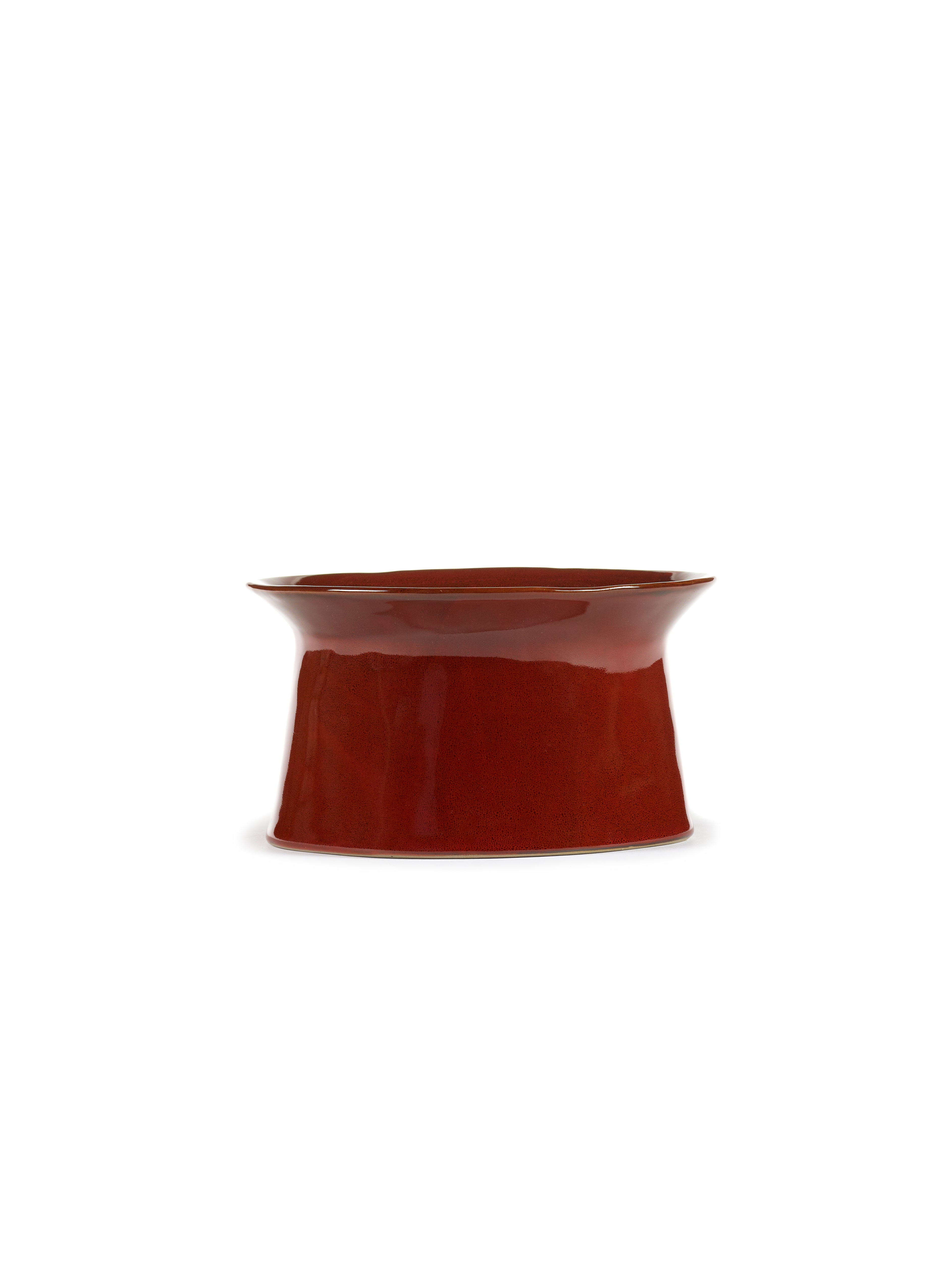 Diep bord op hoge voet - La Mère by Marie Michielssen - Venetian red