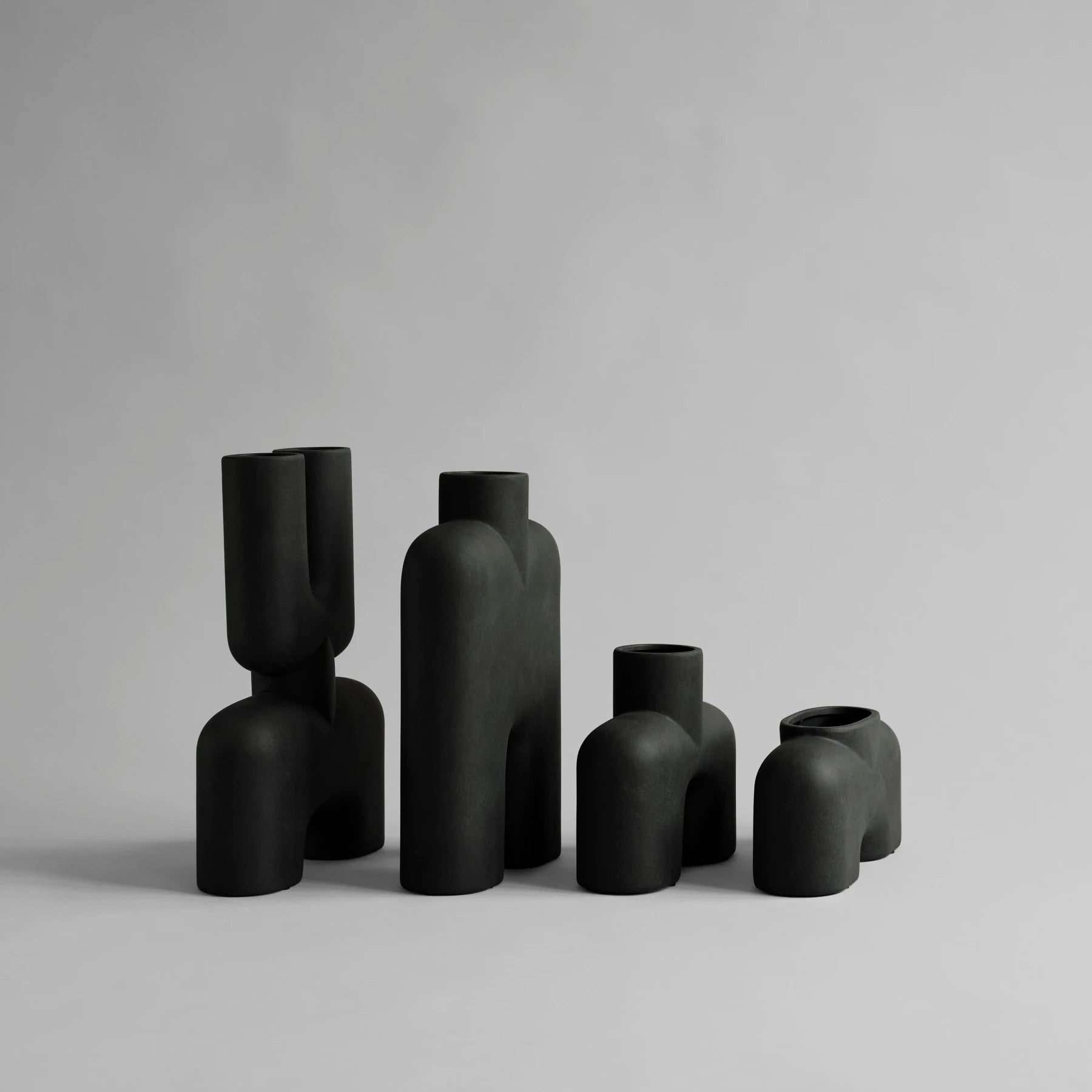 Cobra Vase - Uno Medio - Black