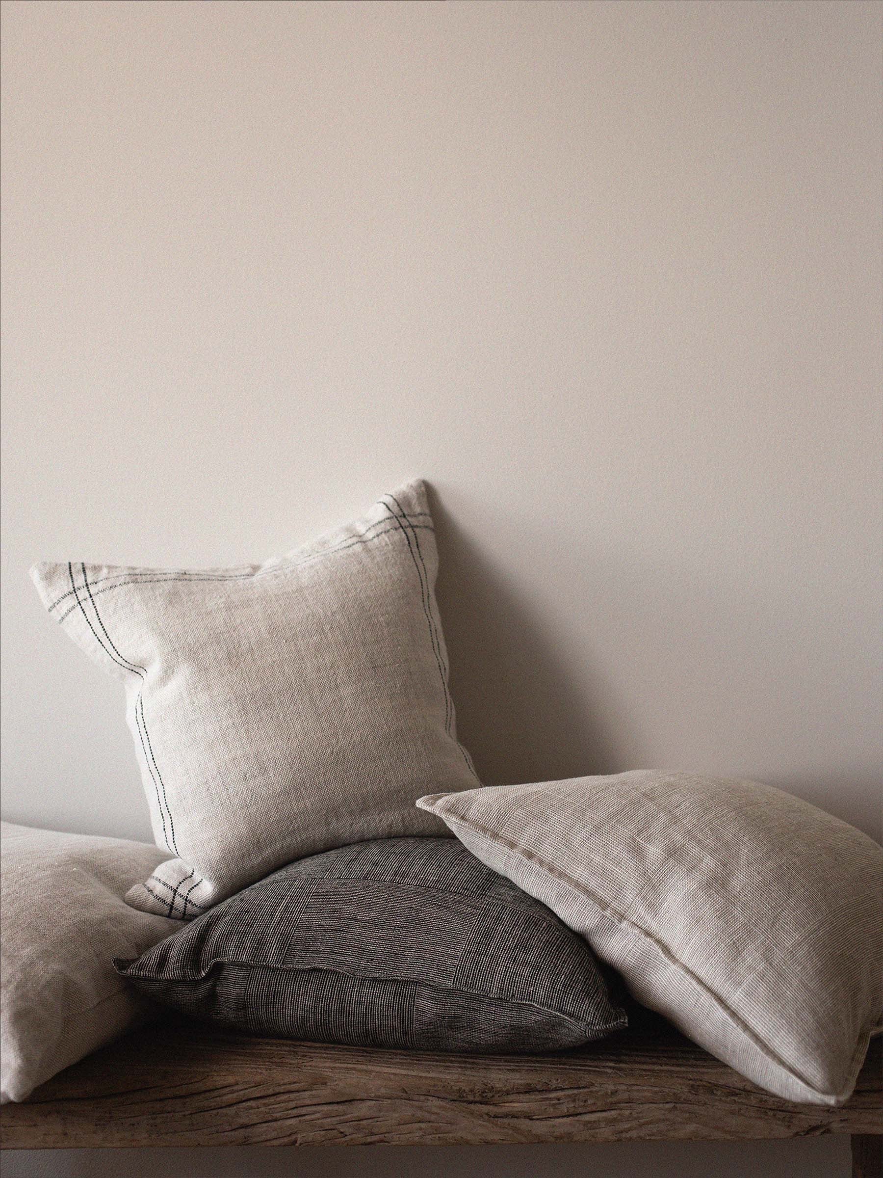 Cushion Elton