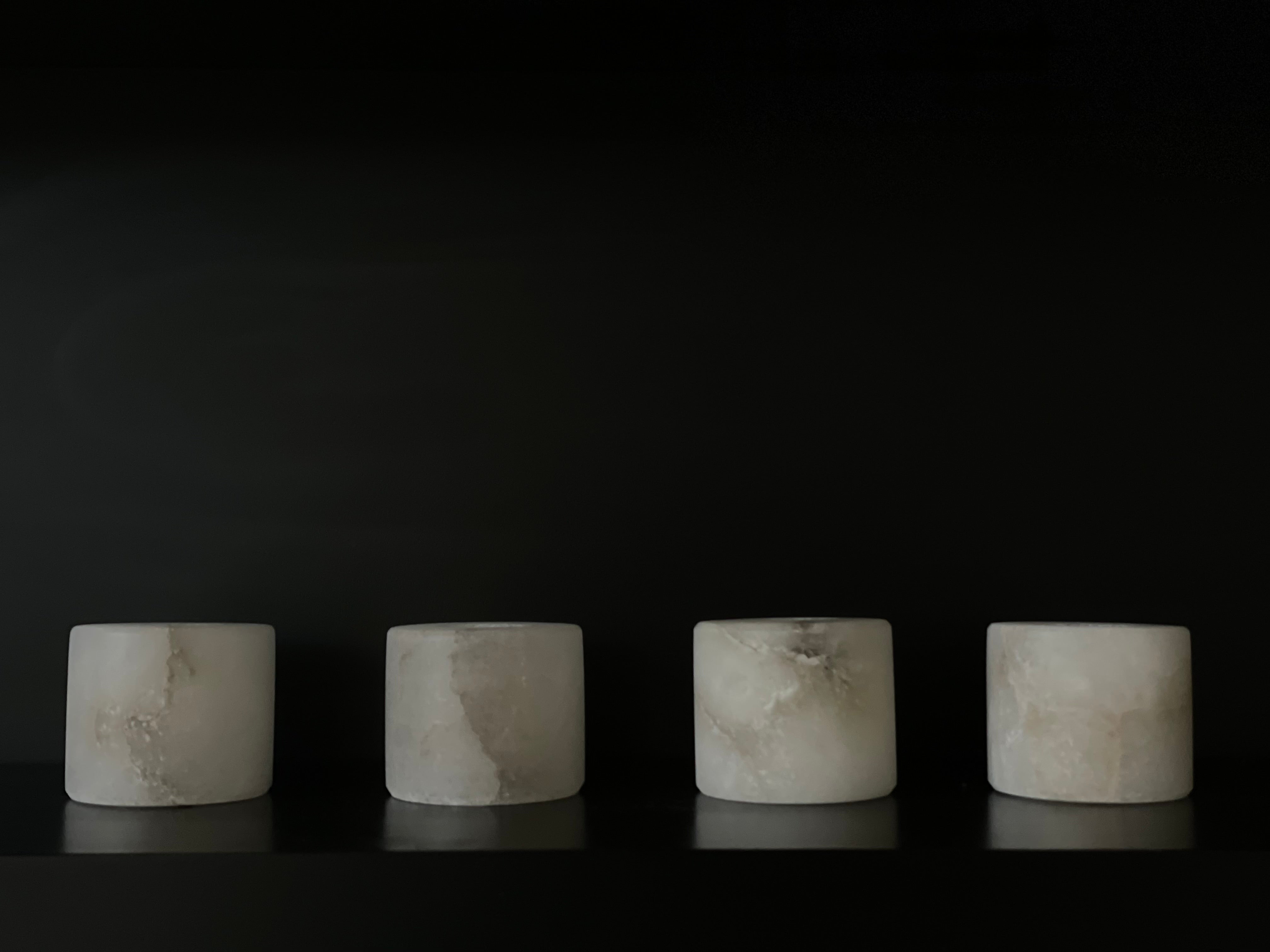 Bougeoir en albâtre blanche