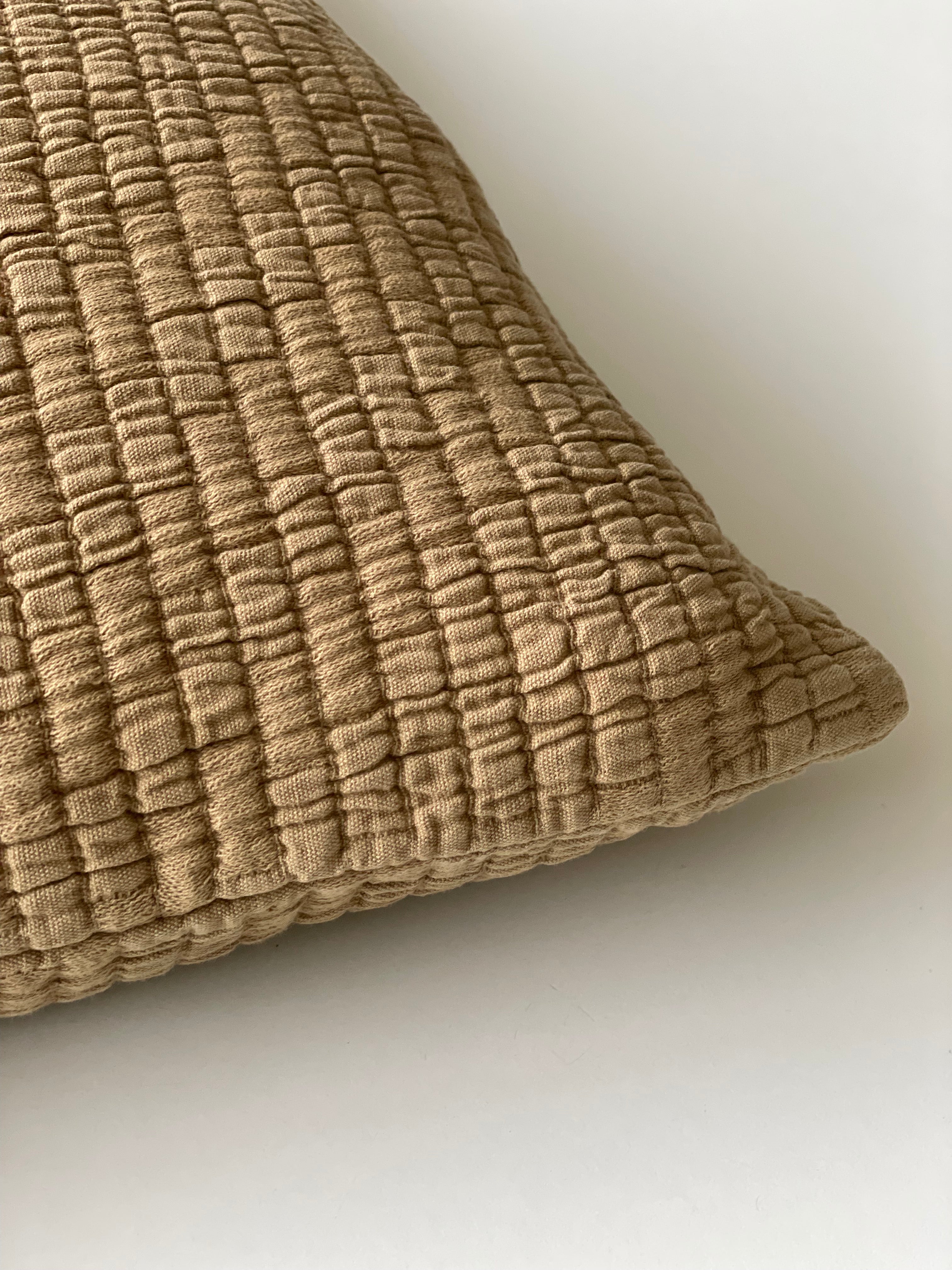 Coussin ocre