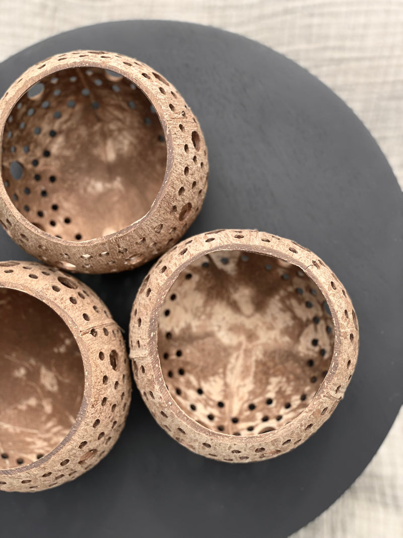 Porte-bougies en noix de coco
