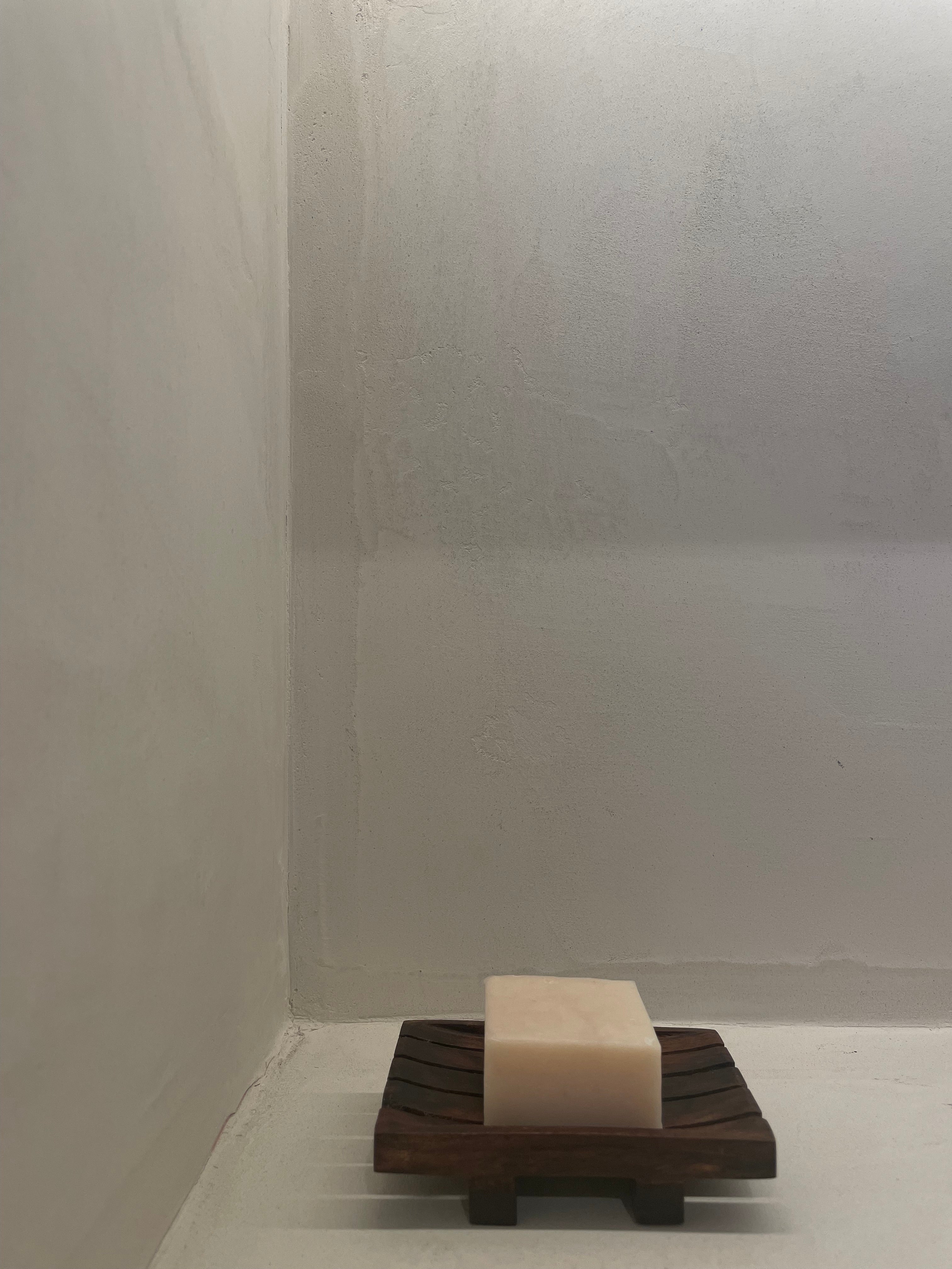 Porte-savon en bois dur