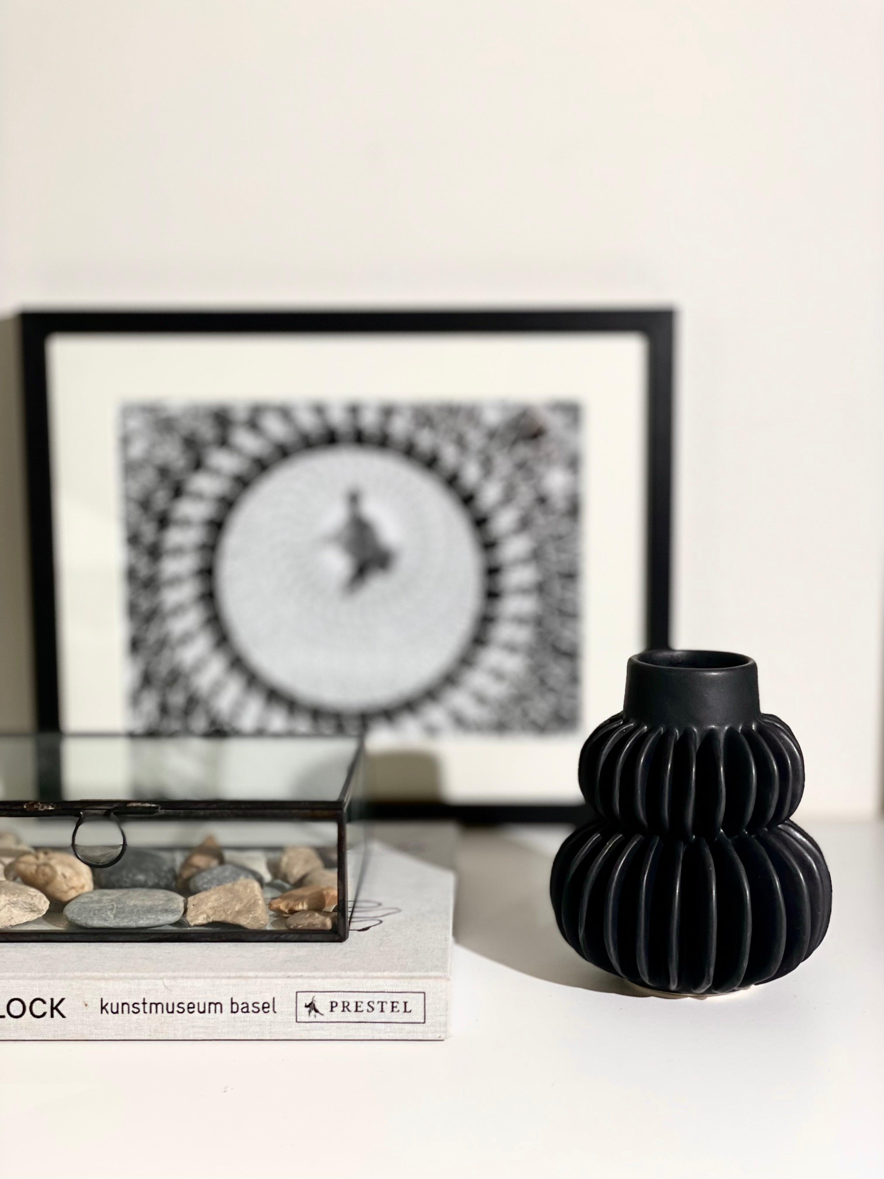 Halfdan vase black