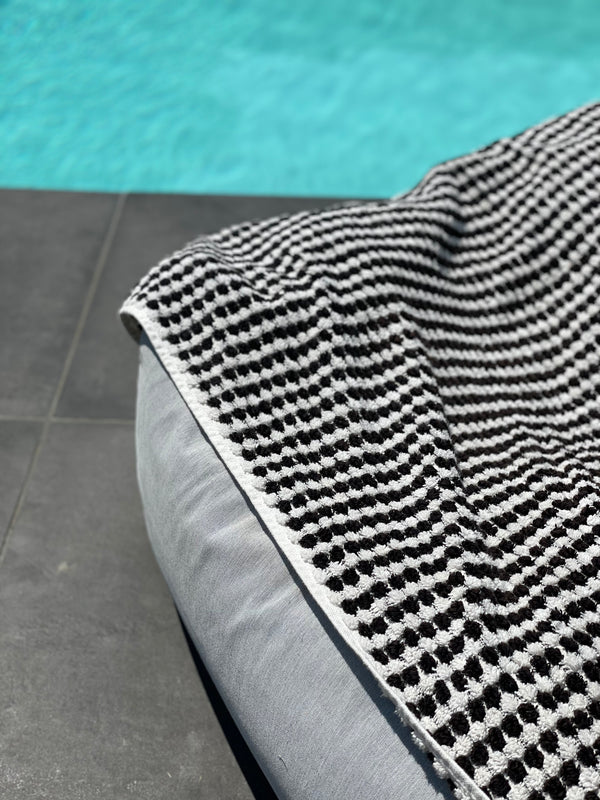 Serviette Pom Pom noir et blanc